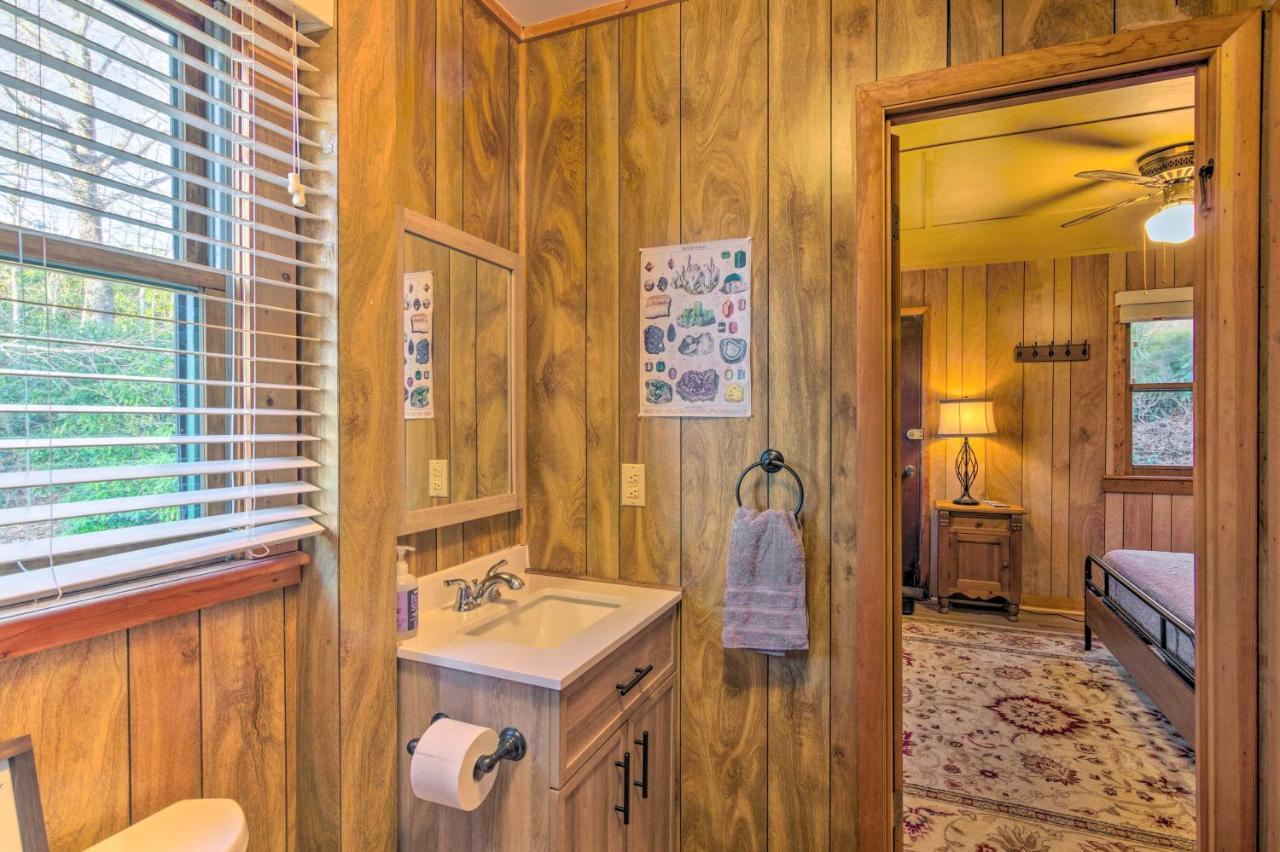 Peaceful Spruce Pine Cabin On 8 Acres With 2 Decks! 외부 사진