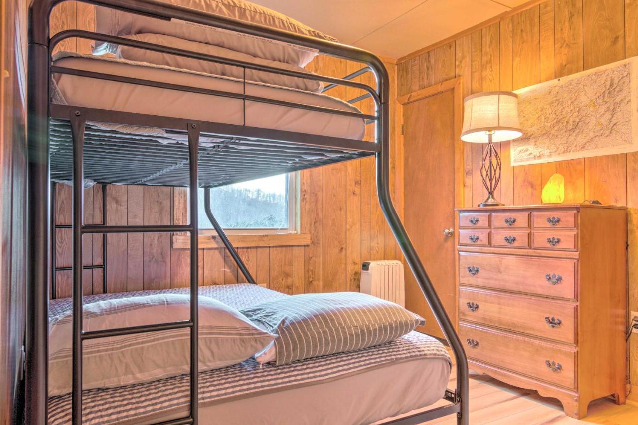 Peaceful Spruce Pine Cabin On 8 Acres With 2 Decks! 외부 사진